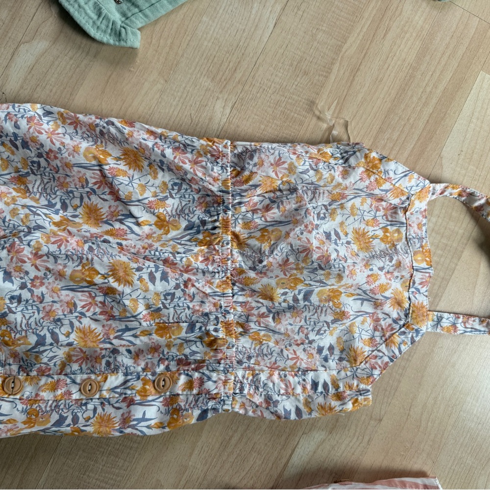 4t Summer Bundle Rompers and Dress (pls read size notes) - Picture 4 of 10